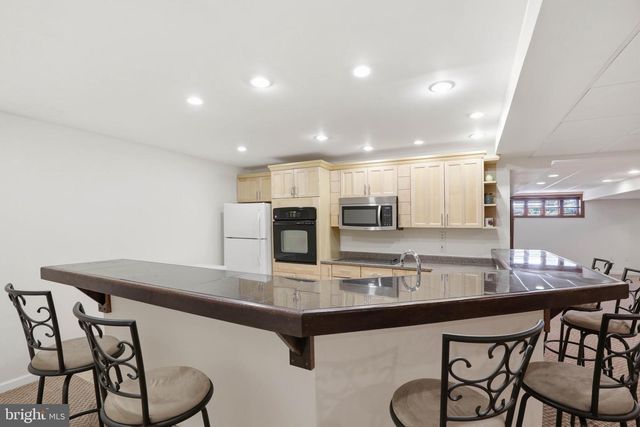 2 BREEZY KNL, Lititz, PA 17543