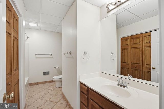 2 BREEZY KNL, Lititz, PA 17543