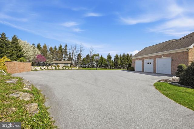 2 BREEZY KNL, Lititz, PA 17543