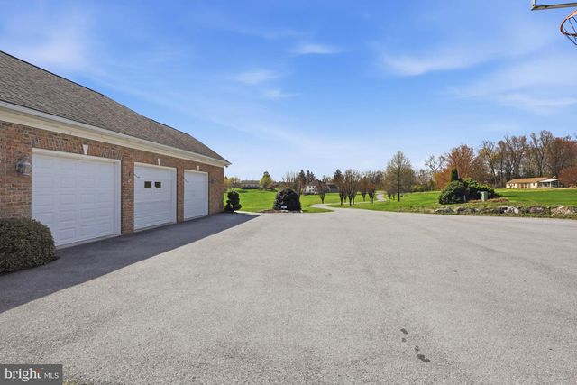 2 BREEZY KNL, Lititz, PA 17543