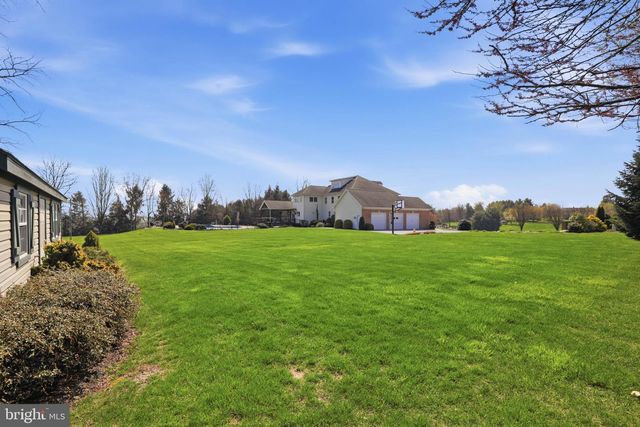 2 BREEZY KNL, Lititz, PA 17543