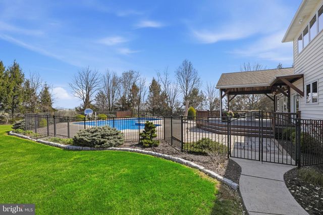 2 BREEZY KNL, Lititz, PA 17543