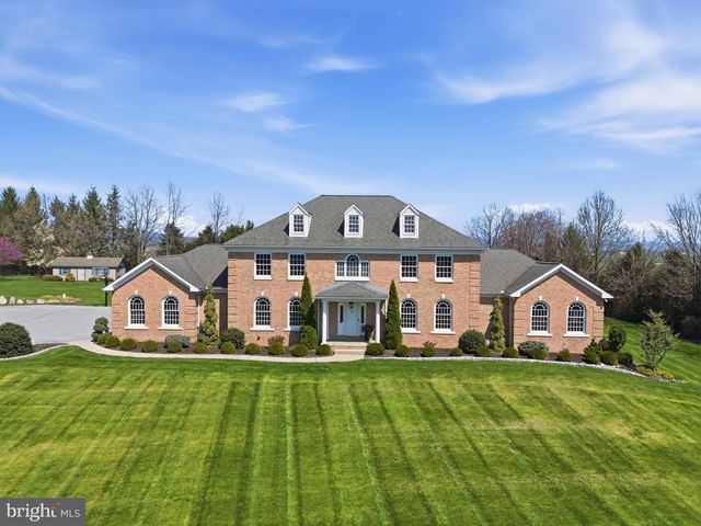 2 BREEZY KNL, Lititz, PA 17543