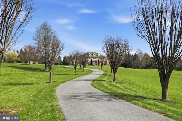 2 BREEZY KNL, Lititz, PA 17543