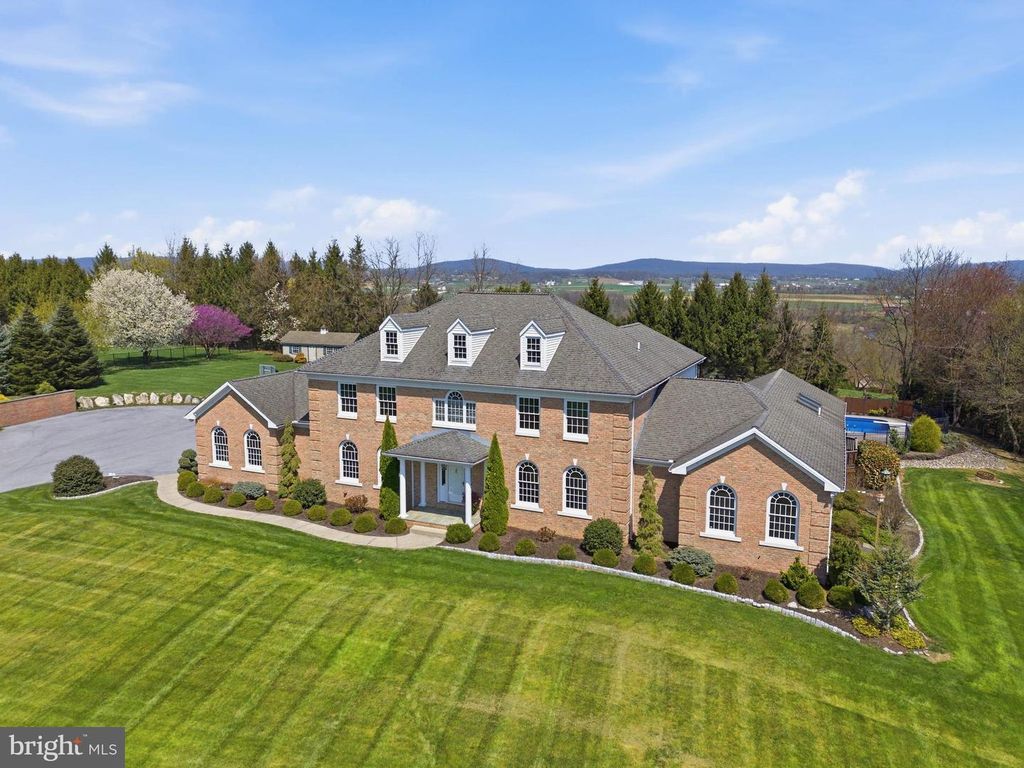 2 BREEZY KNL, Lititz, PA 17543