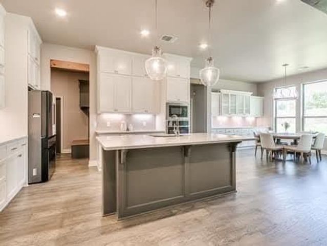 18704 Neri Drive, Edmond, OK 73012