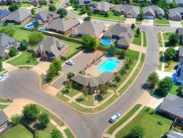 18704 Neri Drive, Edmond, OK 73012