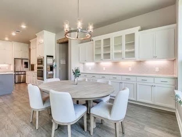 18704 Neri Drive, Edmond, OK 73012