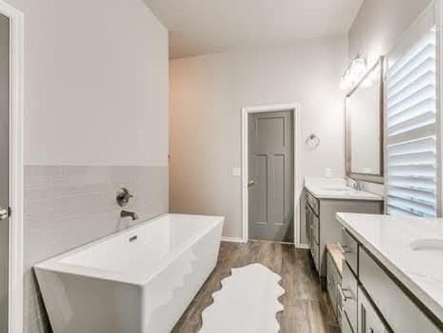 18704 Neri Drive, Edmond, OK 73012