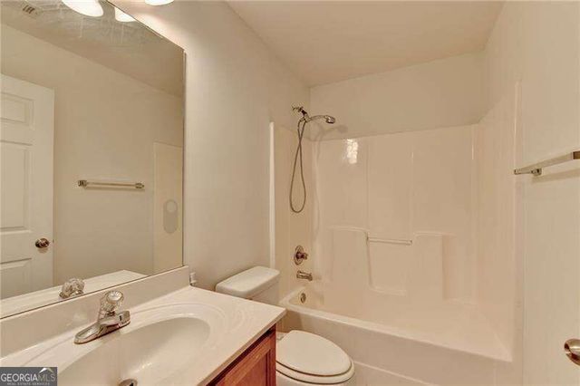 222 Ledgewood Mill Way, Lawrenceville, GA 30045