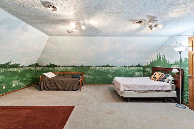 810 Hampton Place Road, Monett, MO 65708