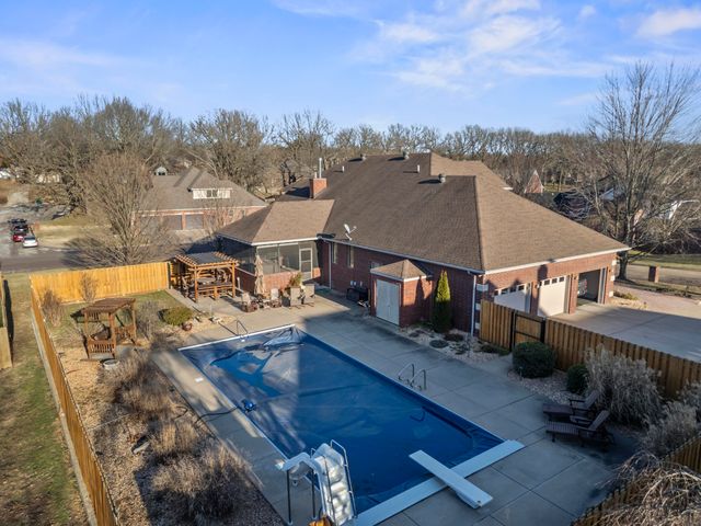 810 Hampton Place Road, Monett, MO 65708