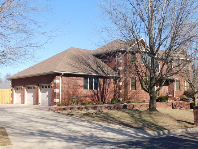 810 Hampton Place Road, Monett, MO 65708