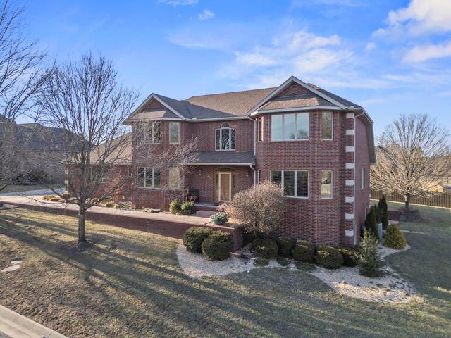 810 Hampton Place Road, Monett, MO 65708