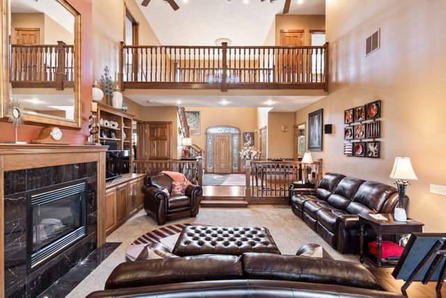 810 Hampton Place Road, Monett, MO 65708