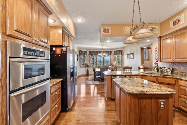 810 Hampton Place Road, Monett, MO 65708