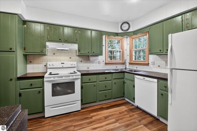 901 Riverview, Alma, MI 48801