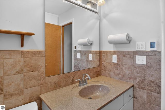 901 Riverview, Alma, MI 48801