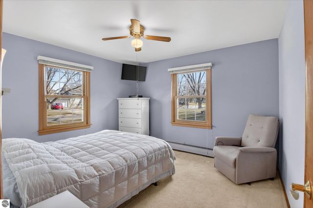 901 Riverview, Alma, MI 48801