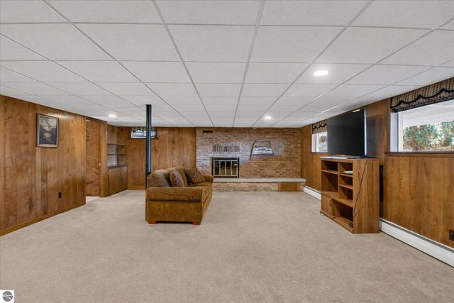 901 Riverview, Alma, MI 48801