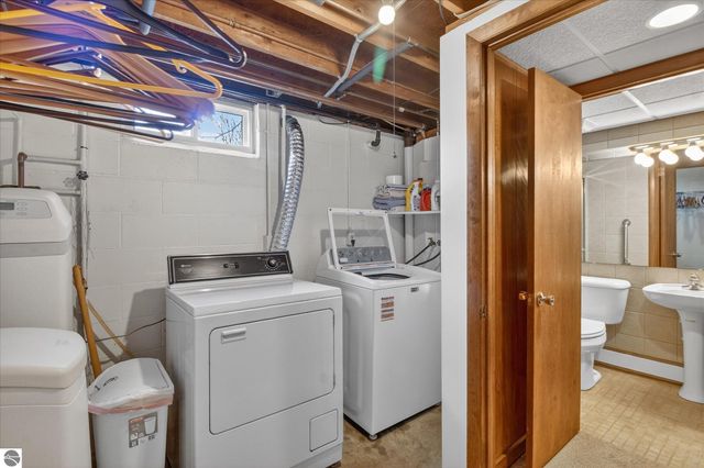 901 Riverview, Alma, MI 48801