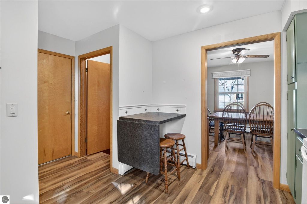 Image 35 of property listing at 901 Riverview, Alma, MI 48801