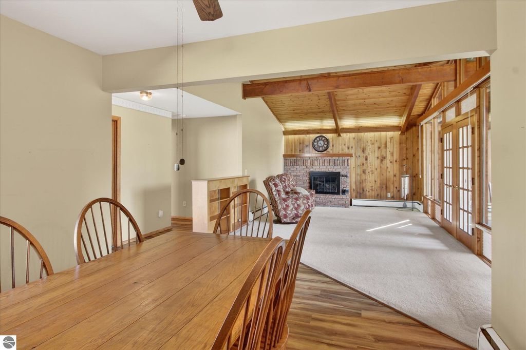 Image 38 of property listing at 901 Riverview, Alma, MI 48801