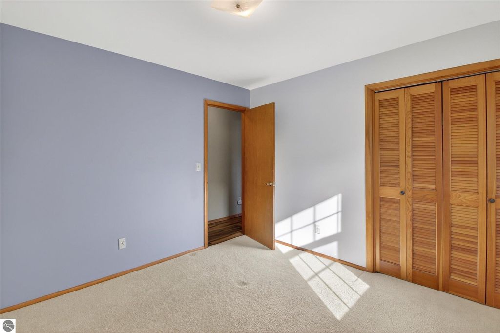 Image 43 of property listing at 901 Riverview, Alma, MI 48801