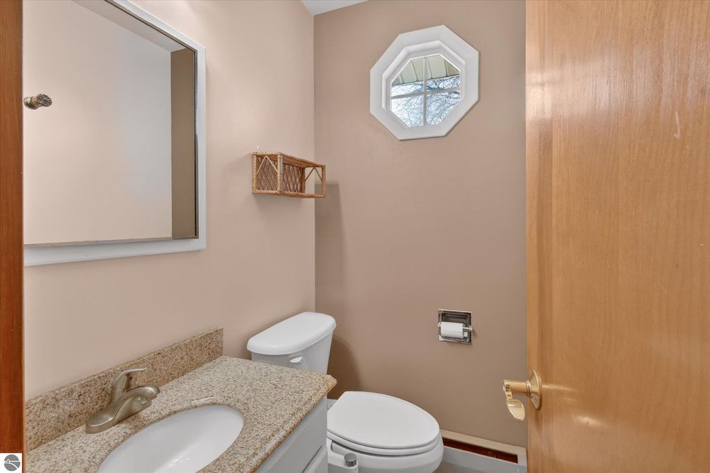 Image 50 of property listing at 901 Riverview, Alma, MI 48801