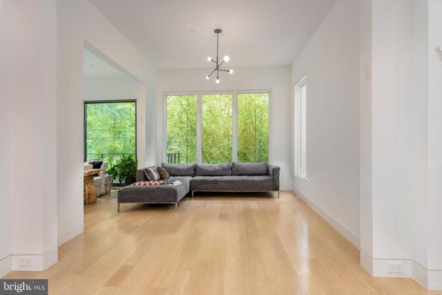 2905 UNIVERSITY TER NW, Washington, DC 20016