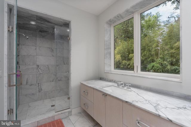 2905 UNIVERSITY TER NW, Washington, DC 20016