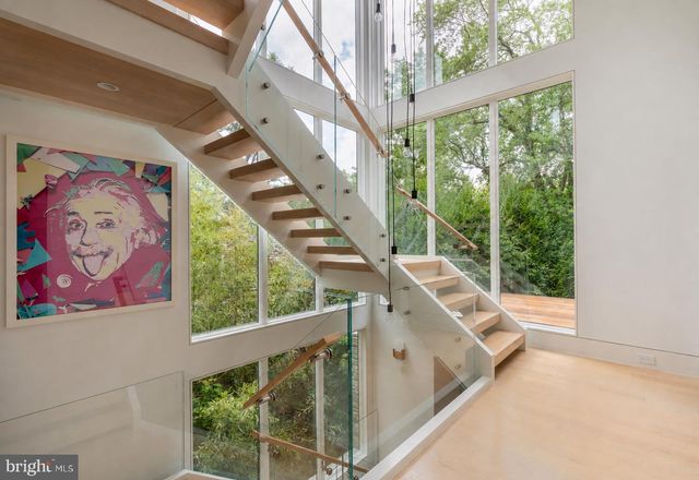 2905 UNIVERSITY TER NW, Washington, DC 20016