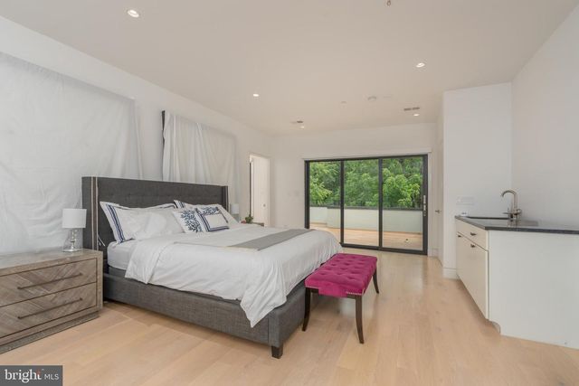 2905 UNIVERSITY TER NW, Washington, DC 20016