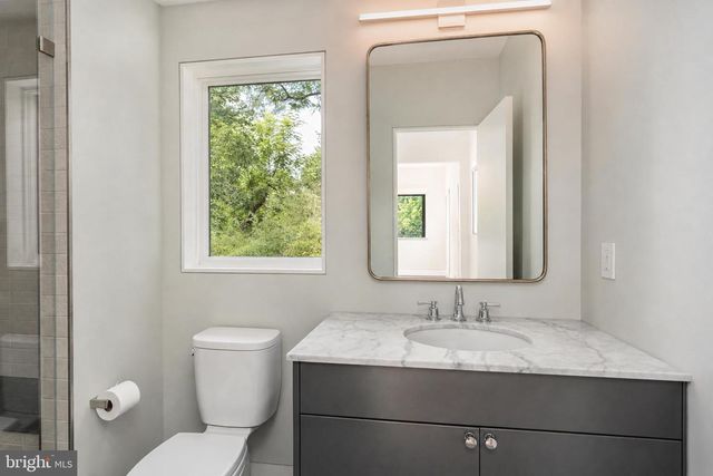 2905 UNIVERSITY TER NW, Washington, DC 20016