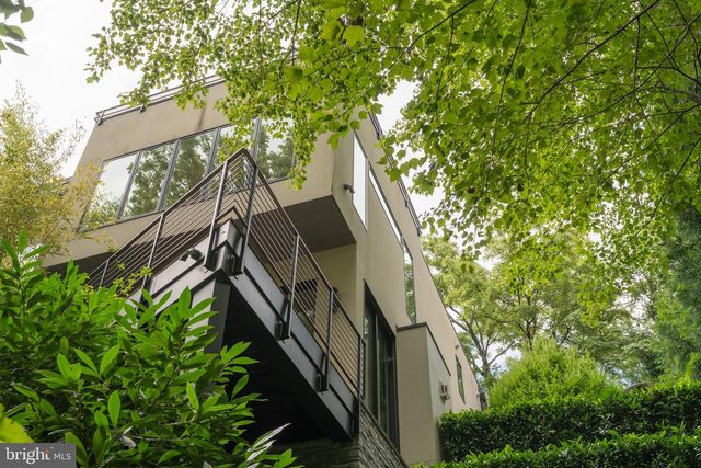 2905 UNIVERSITY TER NW, Washington, DC 20016