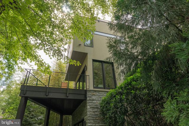 2905 UNIVERSITY TER NW, Washington, DC 20016