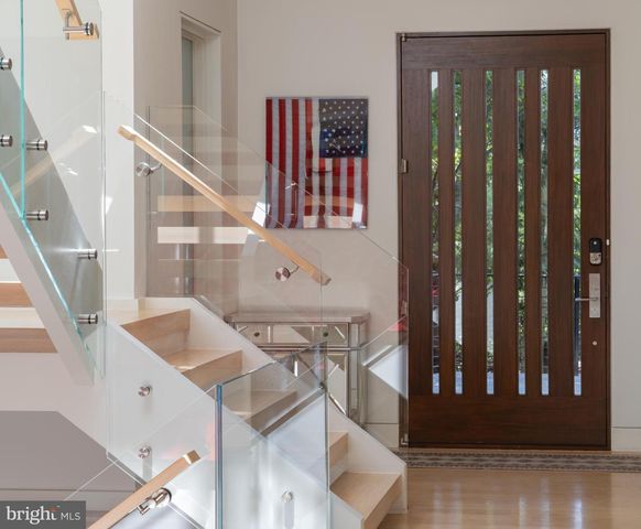 2905 UNIVERSITY TER NW, Washington, DC 20016