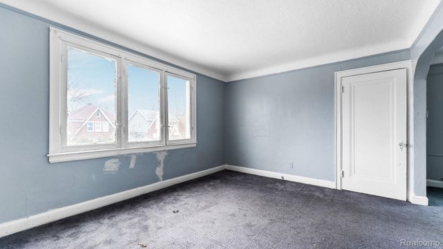 5305 Newport Street, Detroit, MI 48213