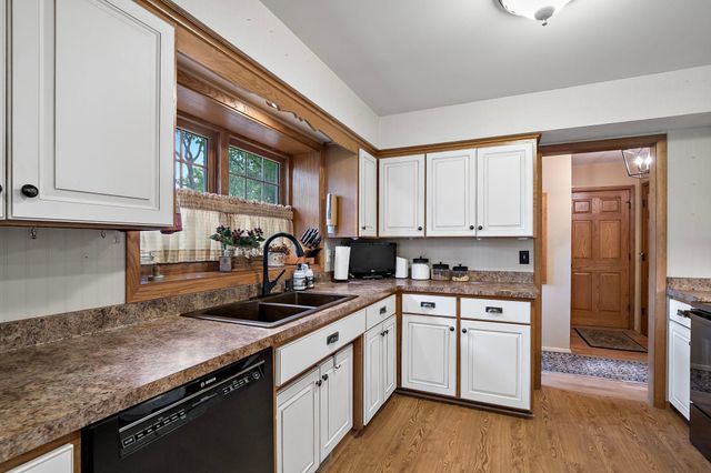 1020 W 107th Street, Bloomington, MN 55431