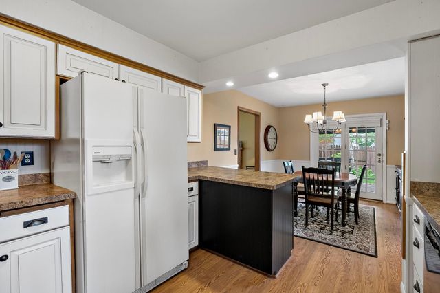1020 W 107th Street, Bloomington, MN 55431
