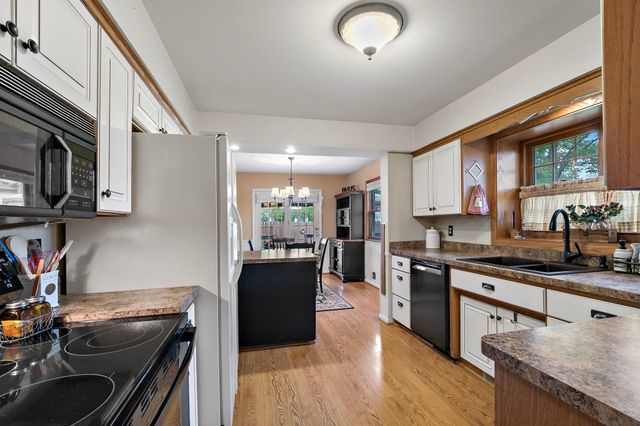 1020 W 107th Street, Bloomington, MN 55431