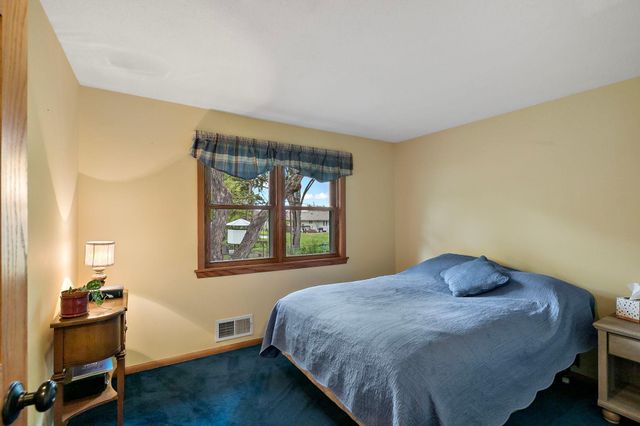 1020 W 107th Street, Bloomington, MN 55431