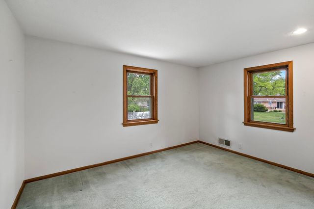 1020 W 107th Street, Bloomington, MN 55431
