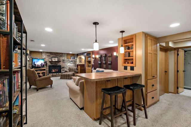 1020 W 107th Street, Bloomington, MN 55431