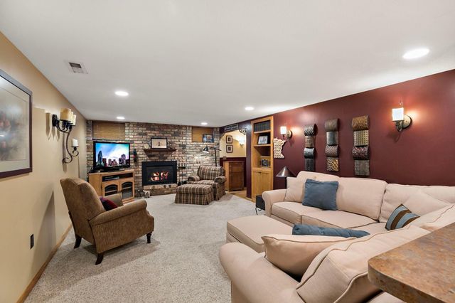 1020 W 107th Street, Bloomington, MN 55431