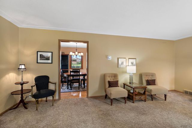 1020 W 107th Street, Bloomington, MN 55431