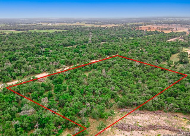 6193 County Road 434, Stockdale, TX 78160