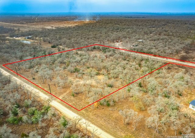 6193 County Road 434, Stockdale, TX 78160