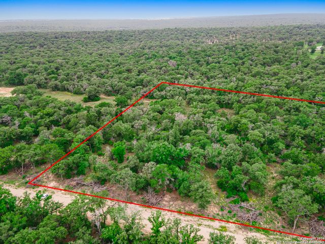 6193 County Road 434, Stockdale, TX 78160