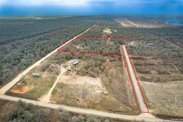 6193 County Road 434, Stockdale, TX 78160